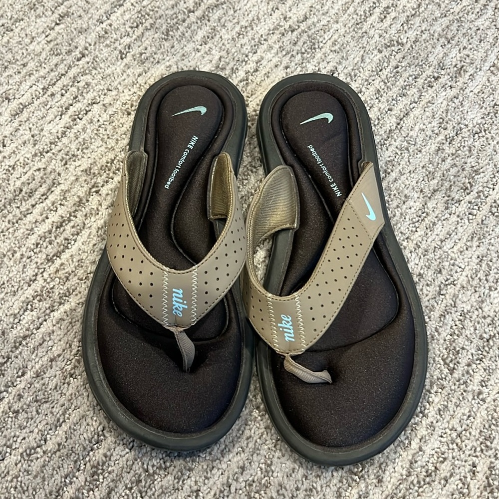 Nike Flip flops